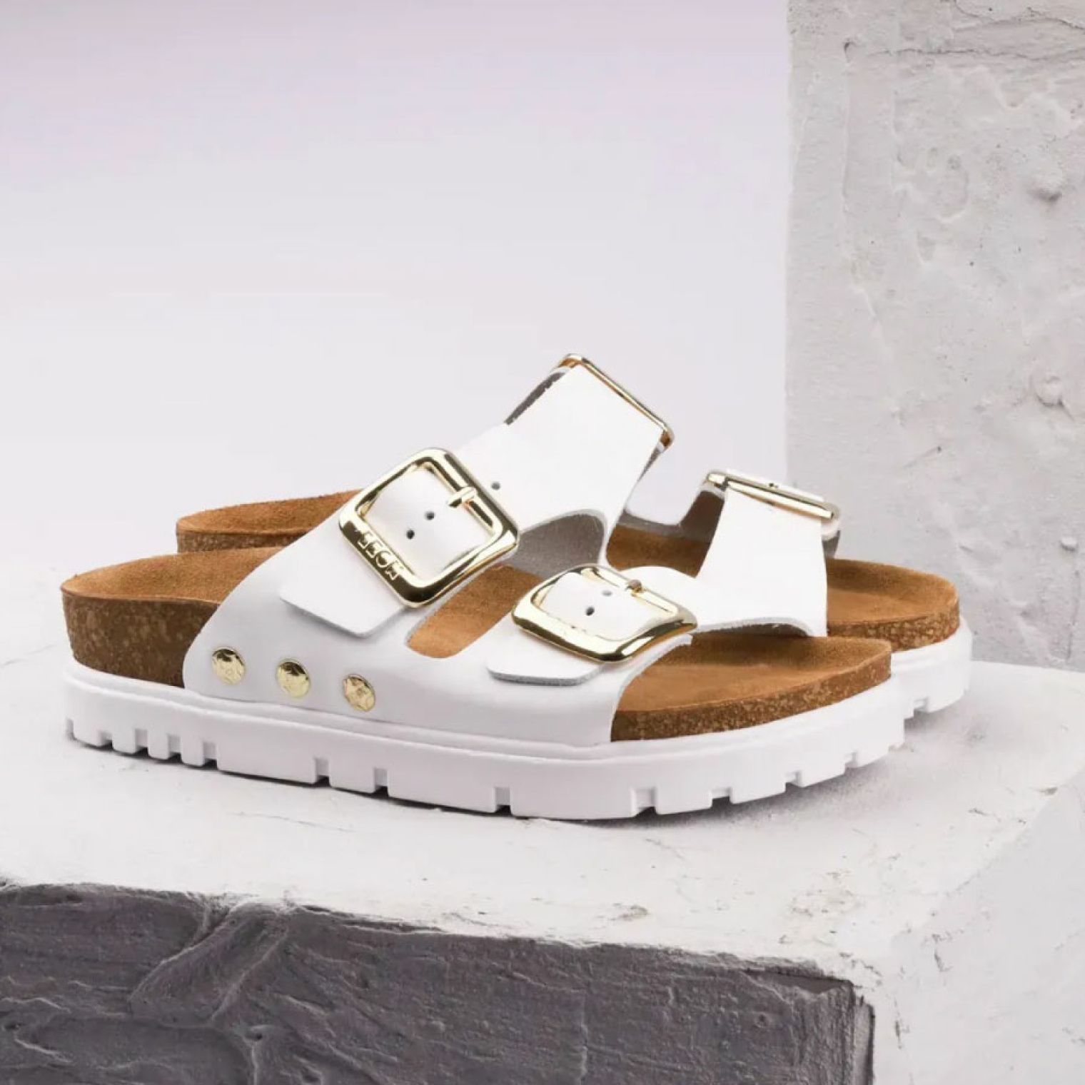 <span data-mce-style="color: rgb(0, 0, 0);" style="color: rgb(0, 0, 0);">Переваги взуття Leon 6010</span>