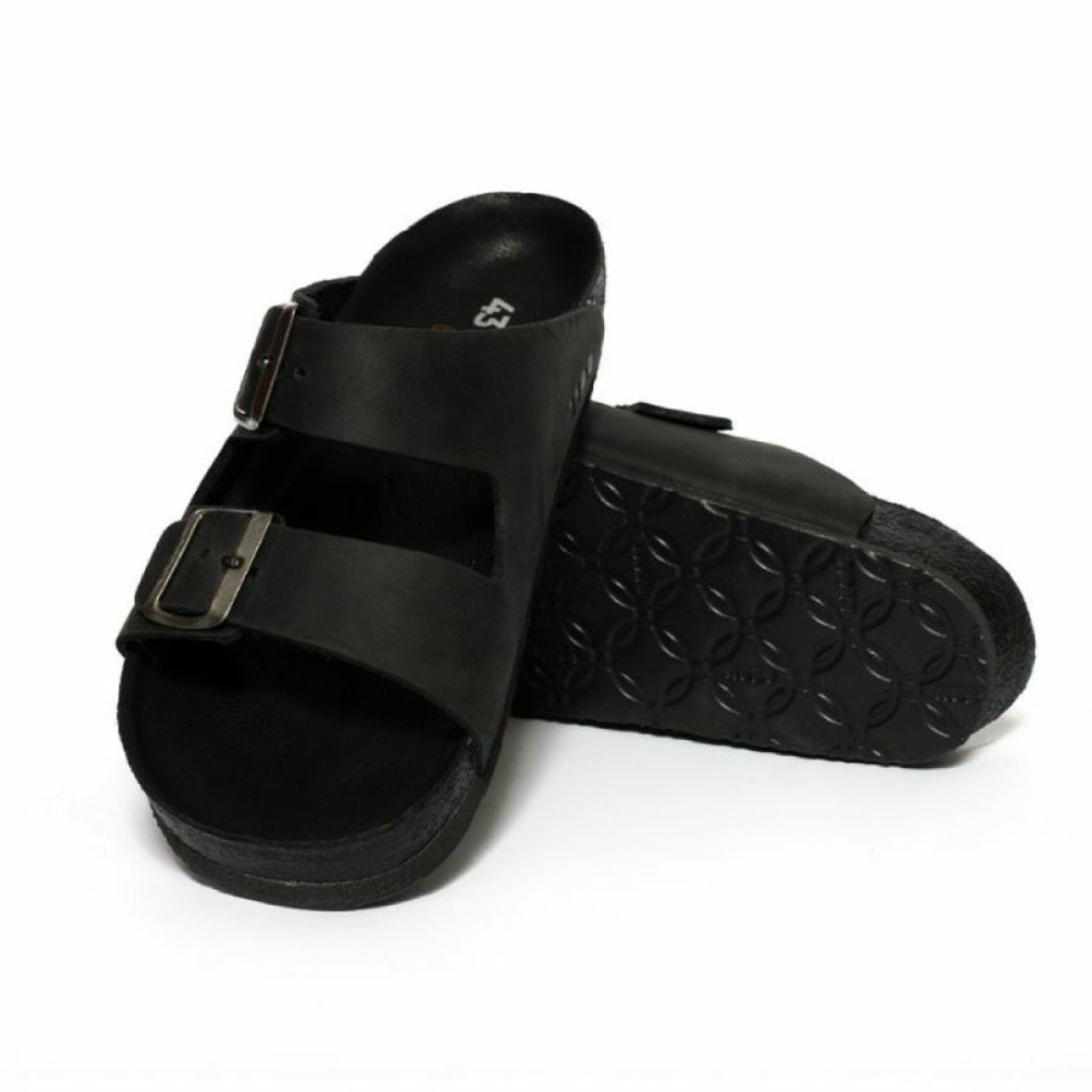 Особливості шльопанців Leon 4724