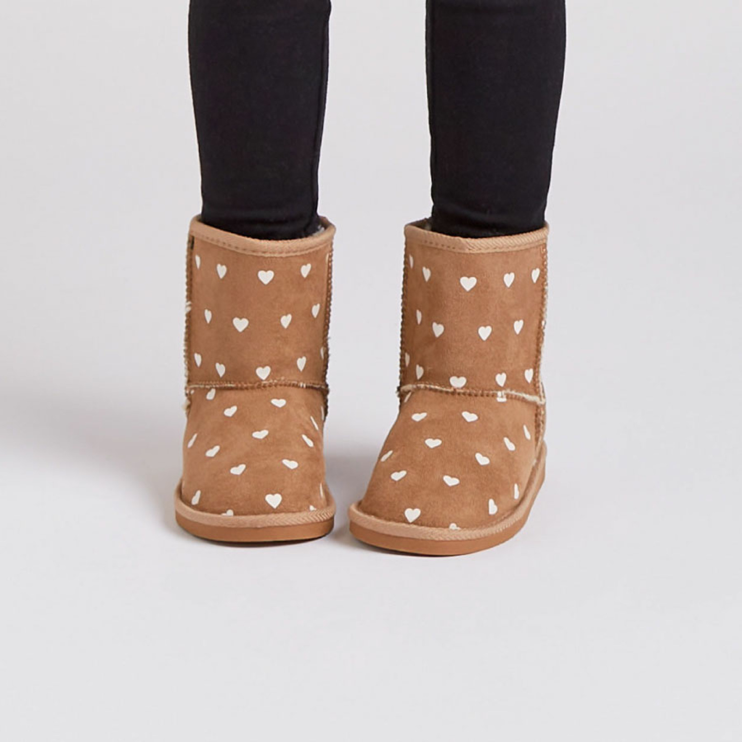 <span data-mce-style="color: rgb(0, 0, 0);" style="color: rgb(0, 0, 0);">Дитячі чоботи COQUI Valenka (172 Lt. brown hearts)</span>