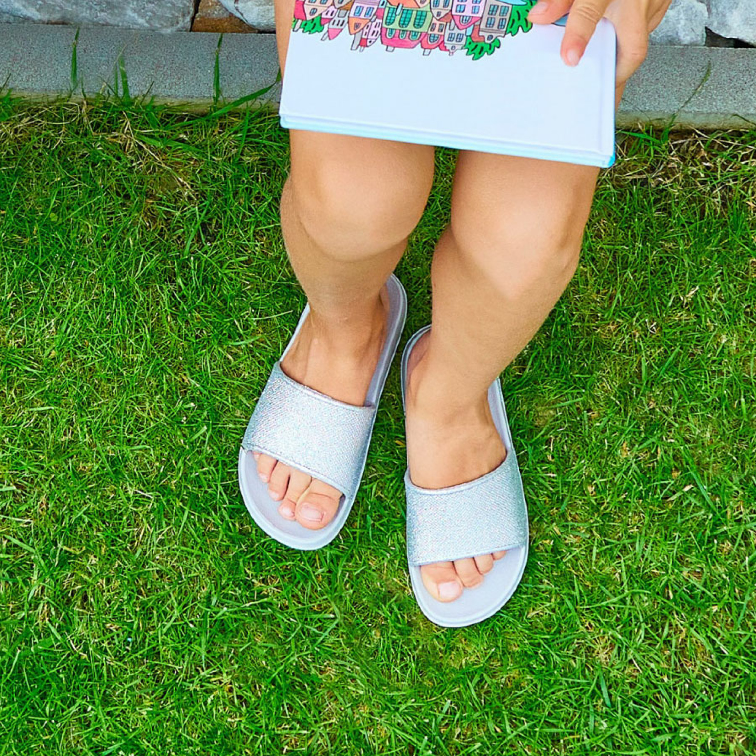 <span data-mce-style="color: rgb(0, 0, 0);" style="color: rgb(0, 0, 0);">Шльопанці дитячі COQUI TORA (7083 Silver glitter)</span>