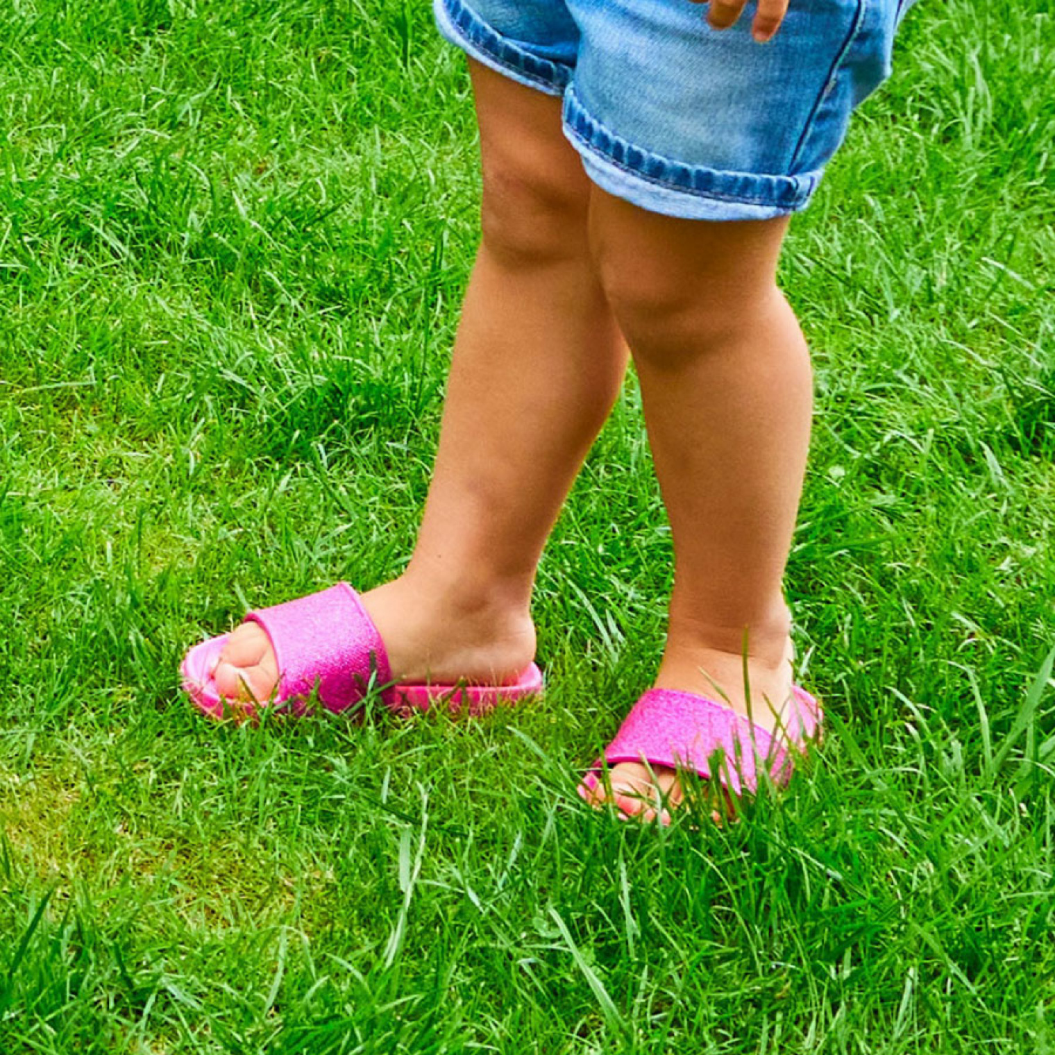 <span data-mce-style="color: rgb(0, 0, 0);" style="color: rgb(0, 0, 0);">Шльопанці дитячі COQUI TORA (7083 Fuchsia glitter)</span>