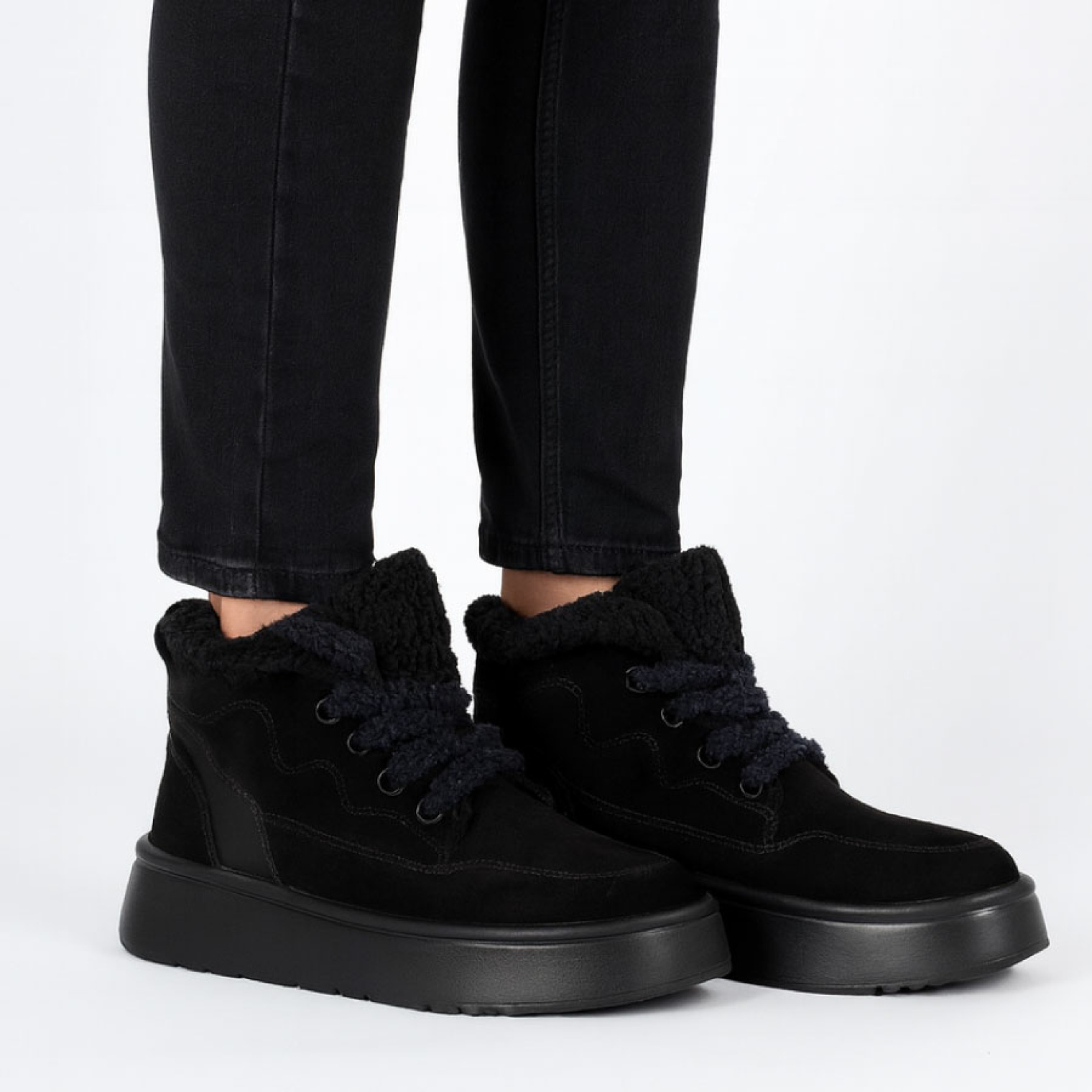 <span data-mce-style="color: rgb(0, 0, 0);" style="color: rgb(0, 0, 0);">Почему стоит выбрать ботинки Ортомедика?</span>