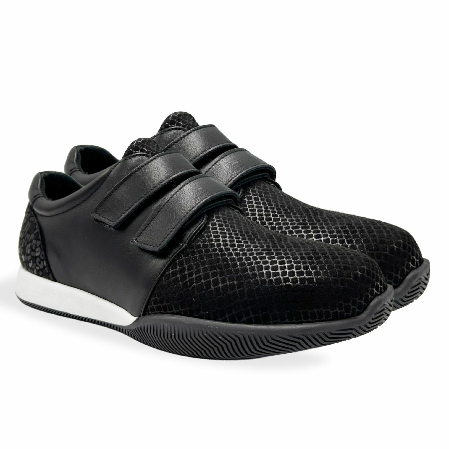 <span data-mce-style="color: rgb(0, 0, 0);" style="color: rgb(0, 0, 0);">Анатомічні жіночі кросівки Softmode 726403 (для дуже широкої стопи)</span>