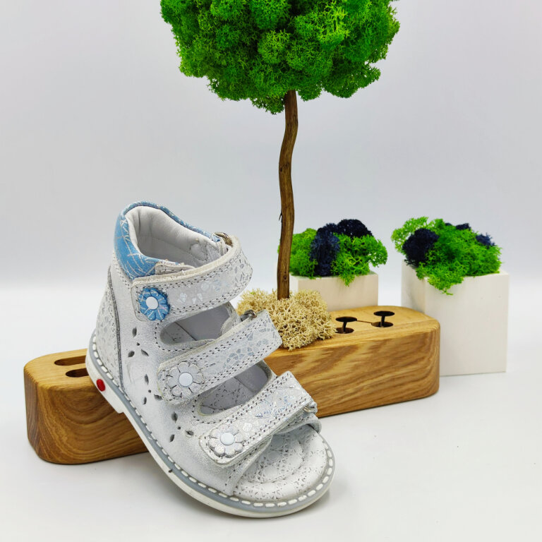 Дитячі Анатомічні босоніжки Ortomedica 141-03 анатомічні, срібло