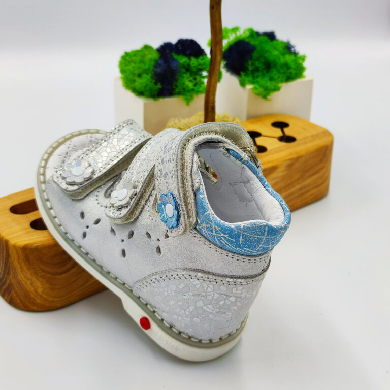 Дитячі Анатомічні босоніжки Ortomedica 141-03 анатомічні, срібло