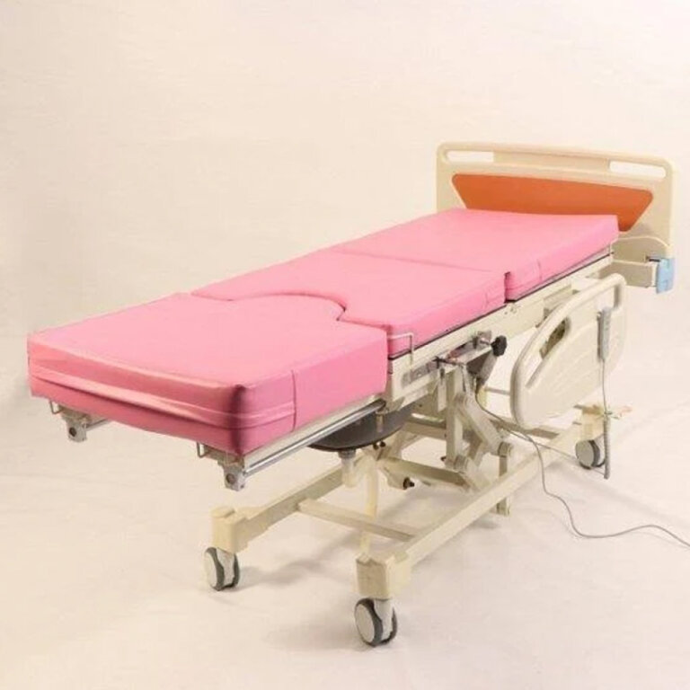 Ліжко акушерське Біомед B-48 3-секційне, електричне