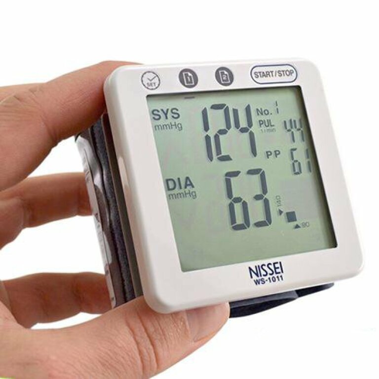 Автоматический тонометр Nissei WS-1011 на запястье