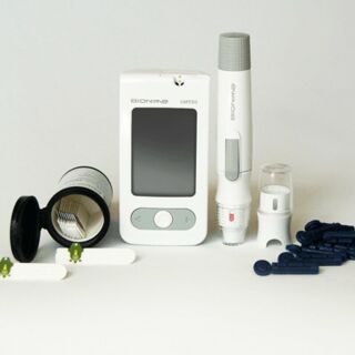 Глюкометр Bionime GM550 + Тест полоски GS 550 N50 (2 упаковки)