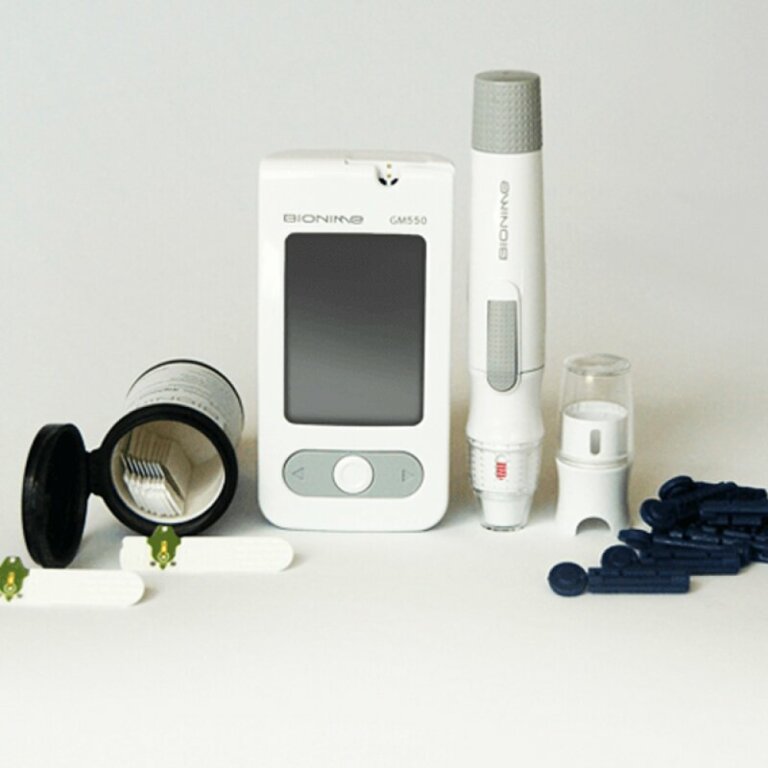 Глюкометр Bionime GM550 + Тест полоски GS 550 N50 (2 упаковки)