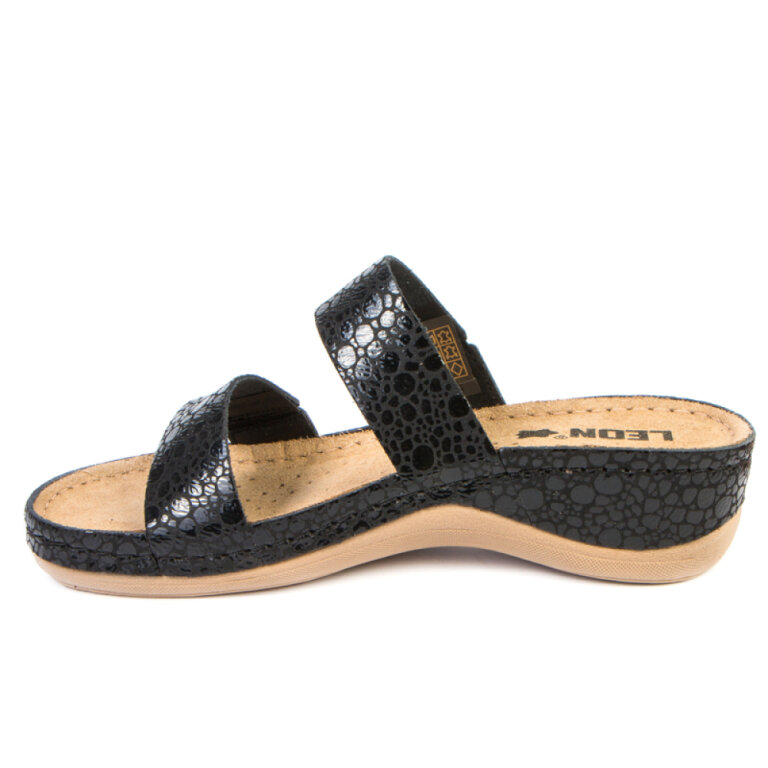 Анатомічні босоніжки-сабо Leon 918 чорні