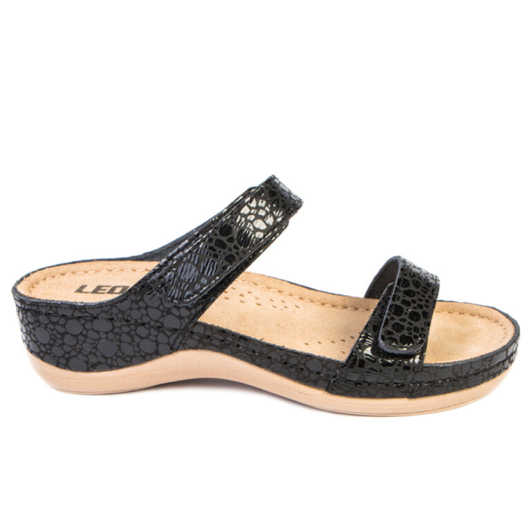 Анатомічні босоніжки-сабо Leon 919 чорні