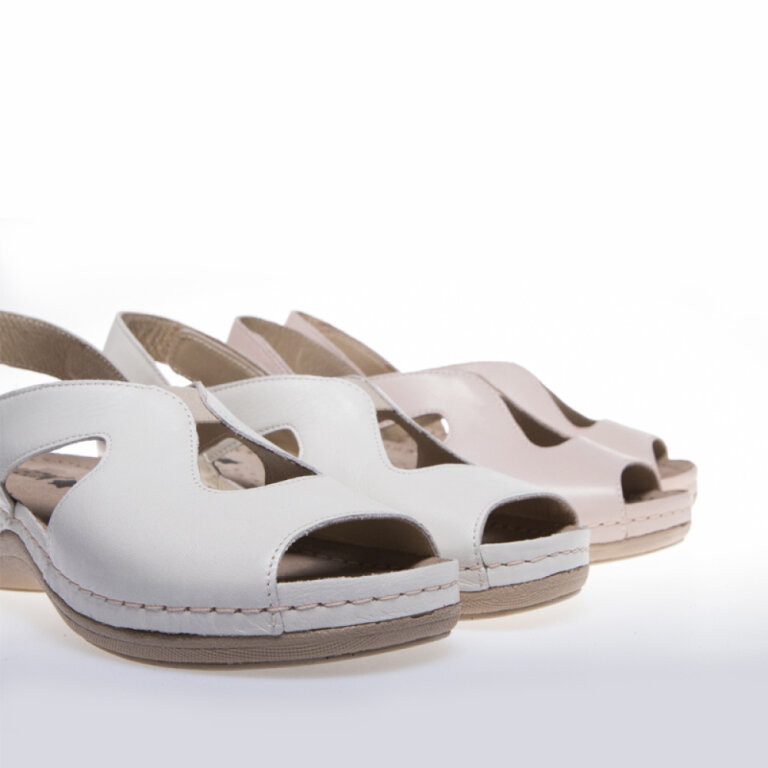 Анатомічні босоніжки Leon 924 бежеві