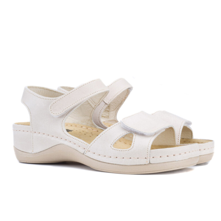 Анатомічні сандалі Leon 935 бежеві