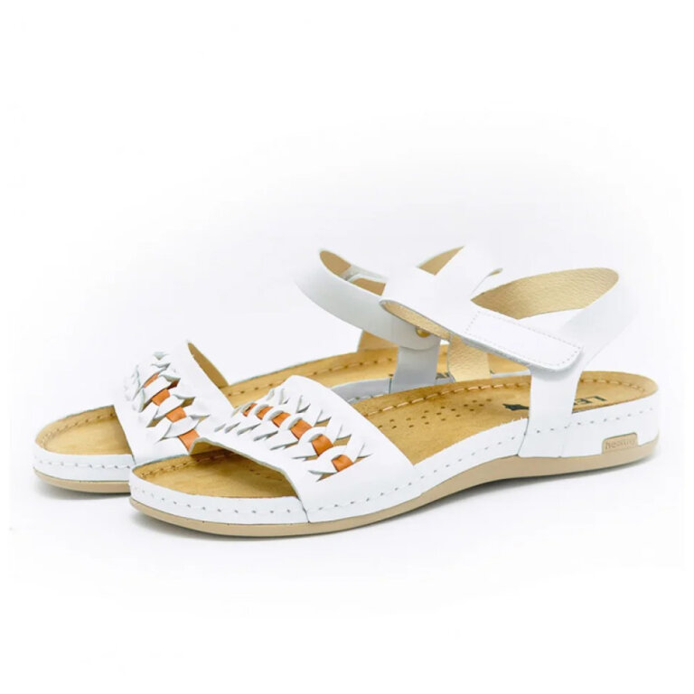 Анатомічні босоніжки Leon 964 білі