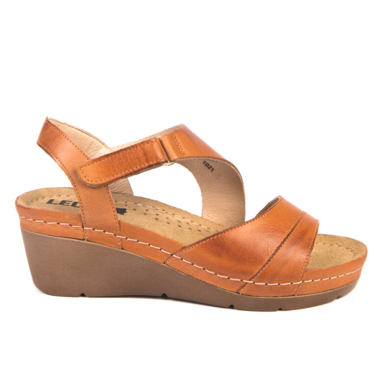 Анатомічні босоніжки Leon 1021 коричневі