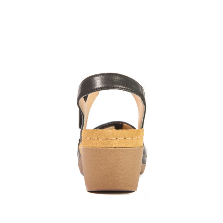 Анатомічні босоніжки Leon 1041 чорні