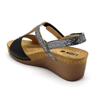 Анатомічні босоніжки Leon 1061 чорні з камінням