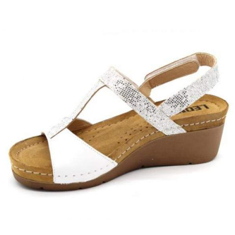 Анатомічні босоніжки Leon 1061 білі з камінням