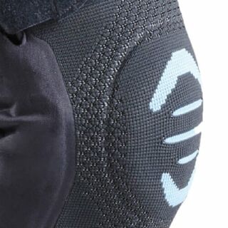 Лігаментарний колінний ортез Thuasne Genu Dynastab 2370 з бічними шарнірами