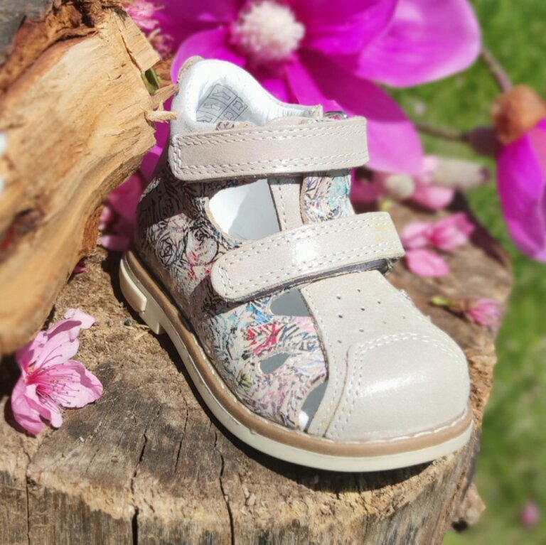 Детские Анатомические босоножки Ortomedica 1037-01 перламутровые розовые