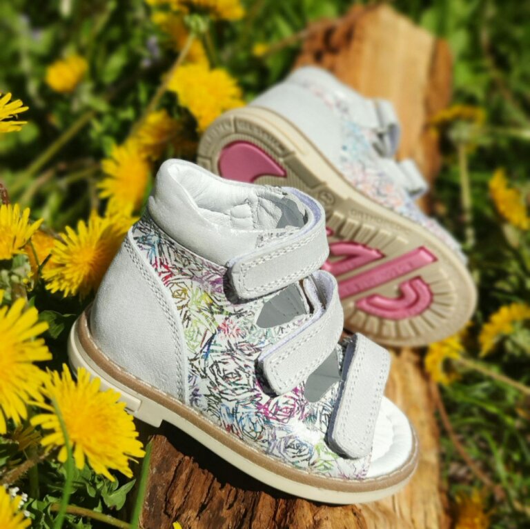 Дитячі Анатомічні босоніжки Ortomedica 1039-03 срібні