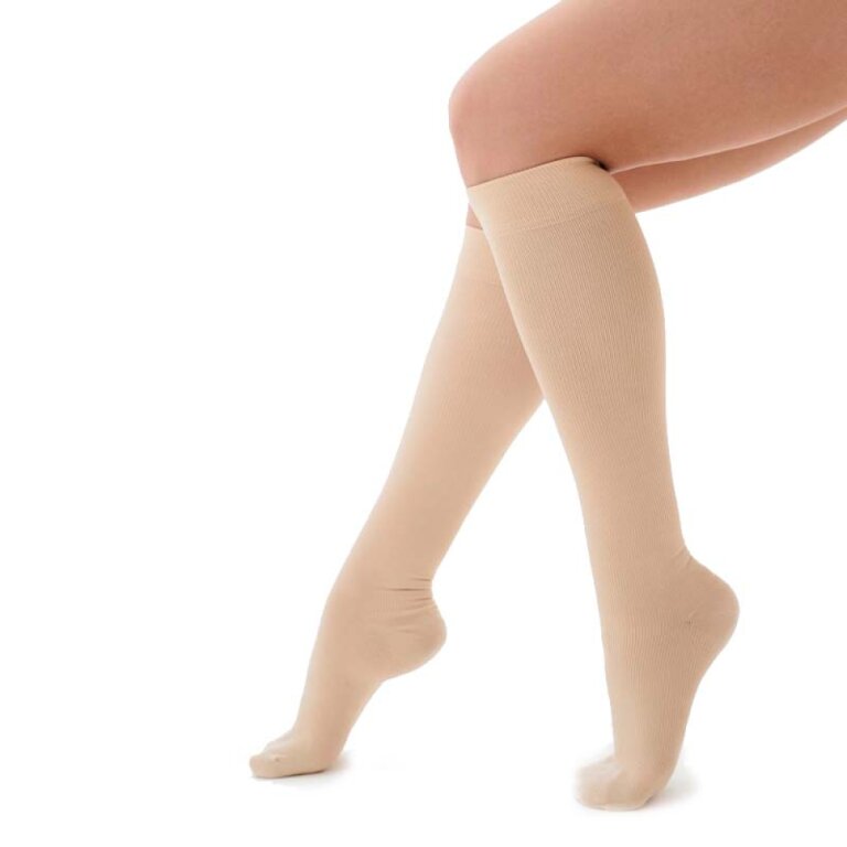 Компресійні гольфи для подорожей VENOTEKS TRAVEL (1 клас, з мікрофіброю) 1C155