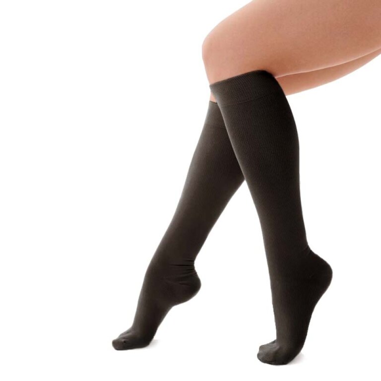 Компресійні гольфи для подорожей VENOTEKS TRAVEL (2 клас, з мікрофіброю) 2C155