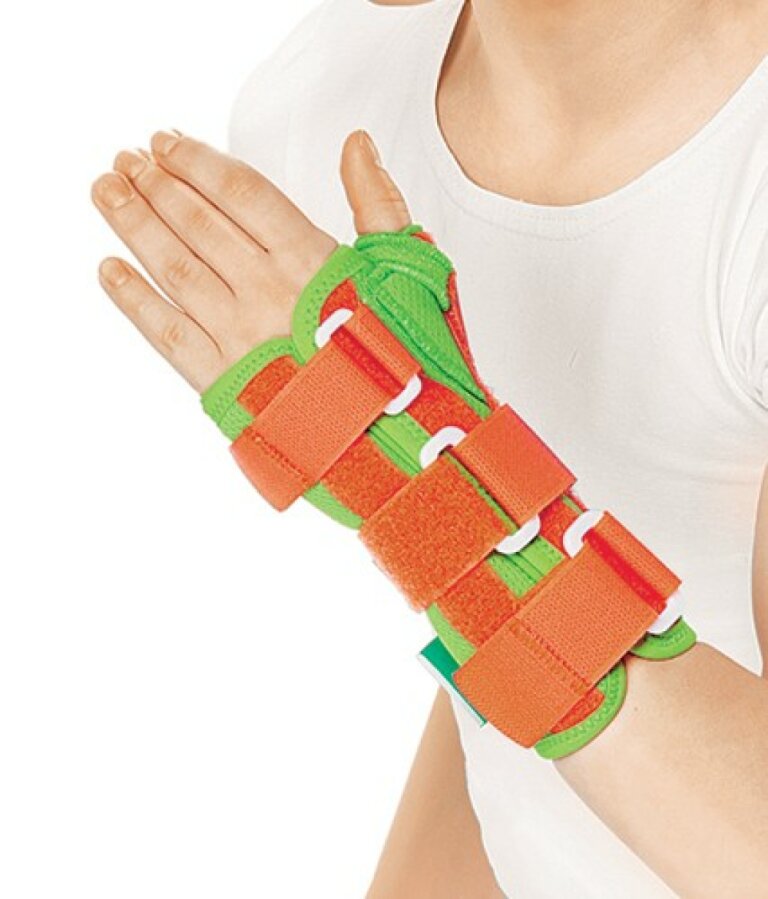 Дитячий променезап'ястковий ортез (подовжений, на праву руку) Orlett WRS-302 (P)