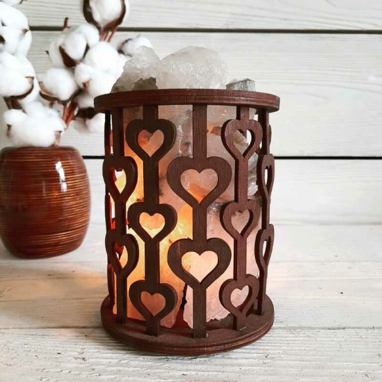 Лампа солевая "Корзина сердца" 1 кг