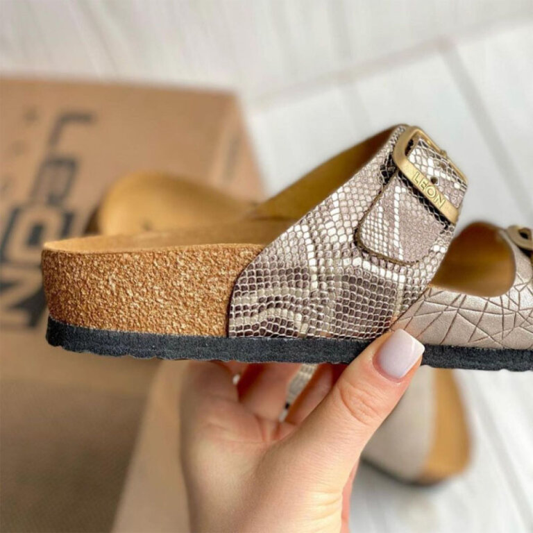 Шлепанцы женские Leon 4011 золотистая змея