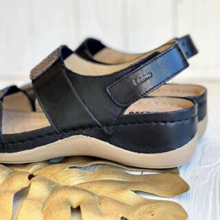 Босоножки женские Leon 945 черные