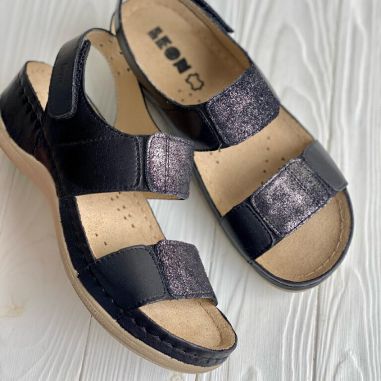 Босоножки женские Leon 945 черные