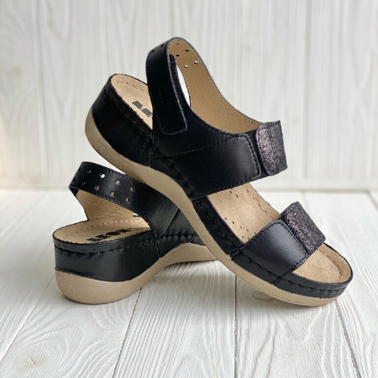 Босоножки женские Leon 945 черные