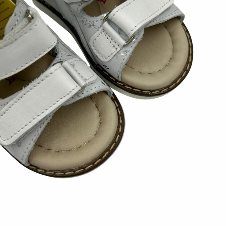 Дитячі Анатомічні босоніжки Ortomedica 2806-01 білі ноти