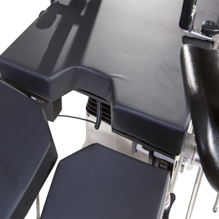 Стіл операційний ЕТ300C (Normal) з набором рентген-прозорих панелей