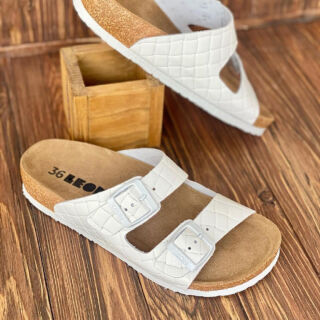 Шлепанцы Анатомические женские Leon 4010 белые