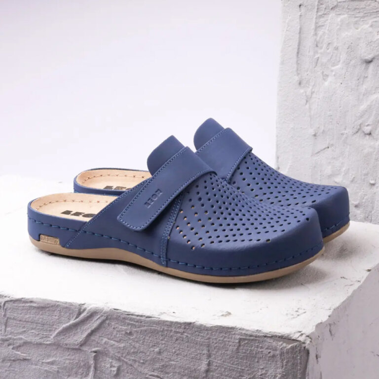 Анатомічні жіночі тапочки-сабо Leon 970 синій баккар