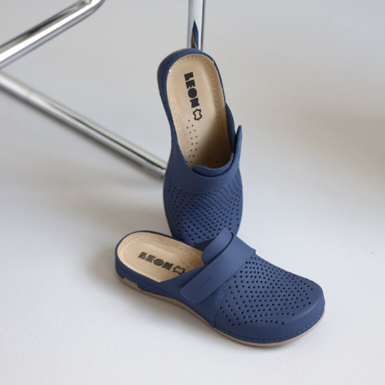 Анатомічні жіночі тапочки-сабо Leon 970 синій баккар