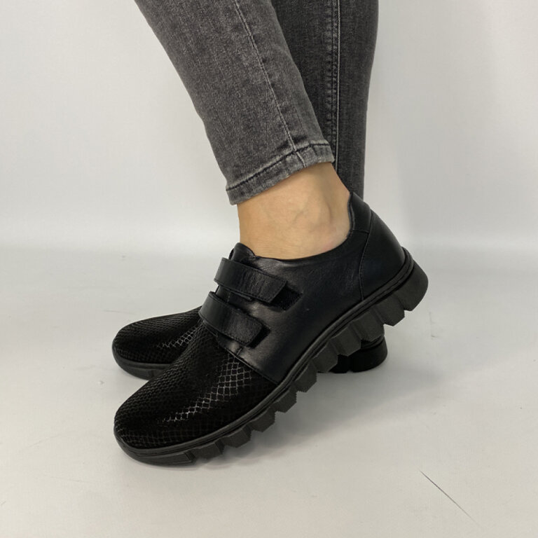 Анатомические женские кроссовки Softmode 726403 кожаные, черные