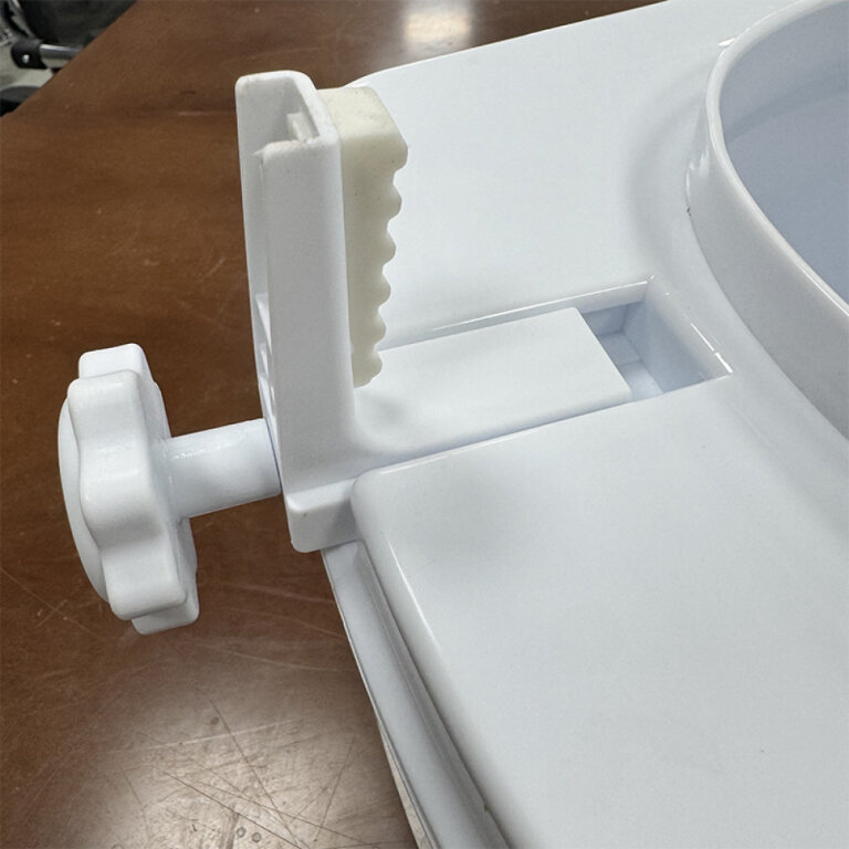 Насадка на унітаз Ortomedica CA708 (L) з кришкою