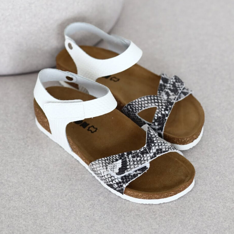 Босоножки женские Leon 4300 белая змея