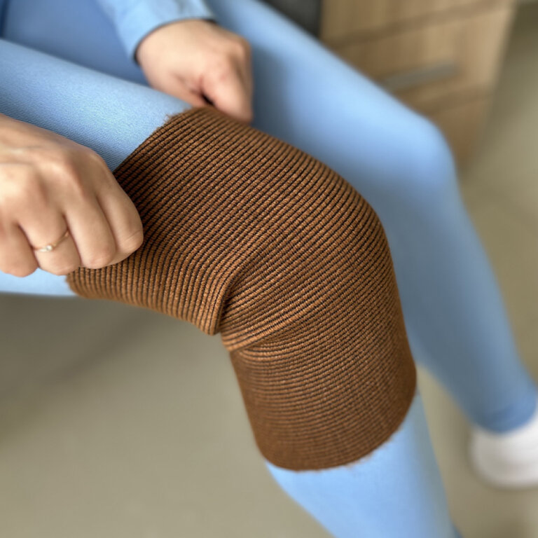 Бандаж на коліно Aurafix 112 B еластичний, вовна