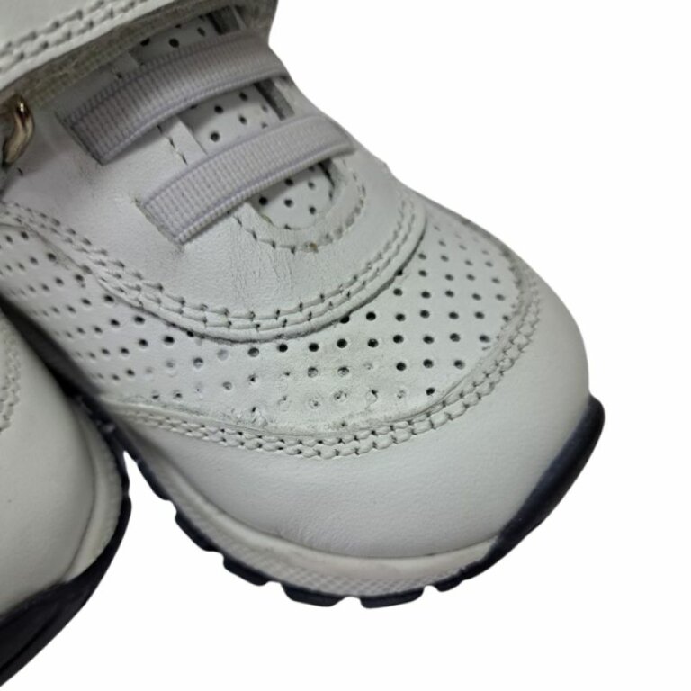 УЦІНКА! Кросівки Анатомічні дитячі Ortomedica 101-05 білі (потертості на шкірі, тріщини) розмір 19