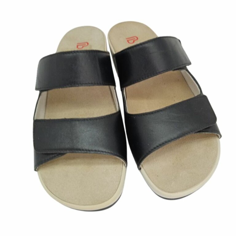 УЦІНКА! Жіночі Анатомічні сандалі із задником Berkemann ADINA, арт. 01221-black  (один з пари втратив колір) розмір 5 (38)