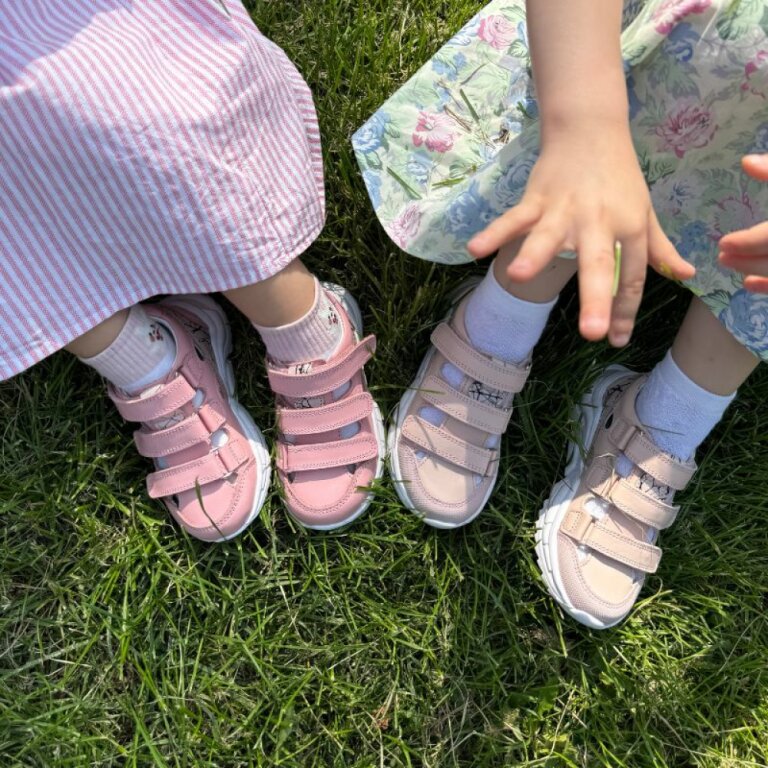 Дитячі анатомічні літні кросівки для дівчинки Ortomedica O24Y26-01 рожеві