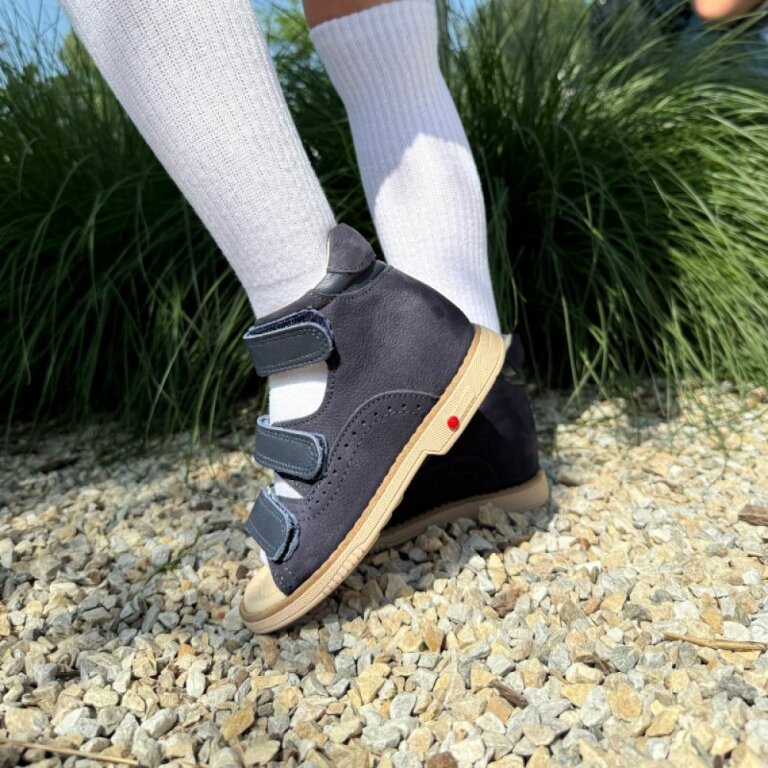 Дитячі босоніжки анатомічні Ortomedica 5YÖ23-05 фіксуючий задник, 3 липучки, темно-сині