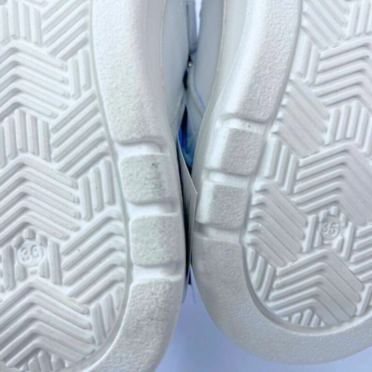 УЦІНКА! Дитячі Анатомічні кросівки Ortomedica ORTM 2 білі  (взуття в парі має різний розмір) розмір 35/36