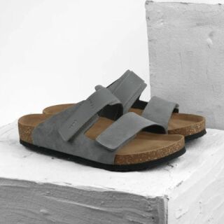 Шльопанці анатомічні чоловічі Leon 4704 сива