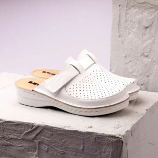 Анатомічні тапочки-сабо Leon 263 білий