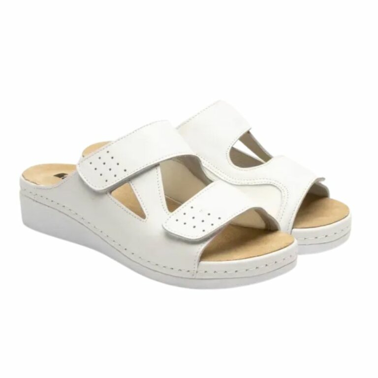 Шльопанці жіночі Leon 5010 білі